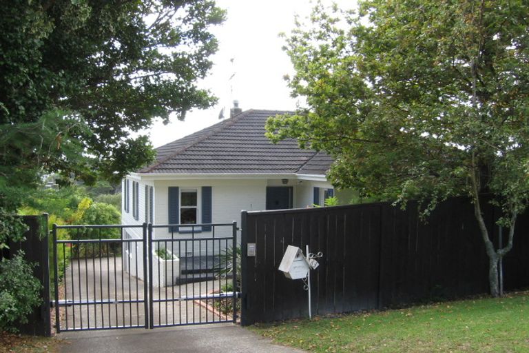 Photo of property in 63 Beach Road, Castor Bay, Auckland, 0620