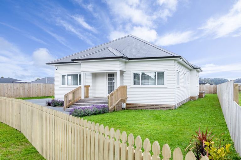 Photo of property in 23 Riverhead Road, Kumeu, 0810