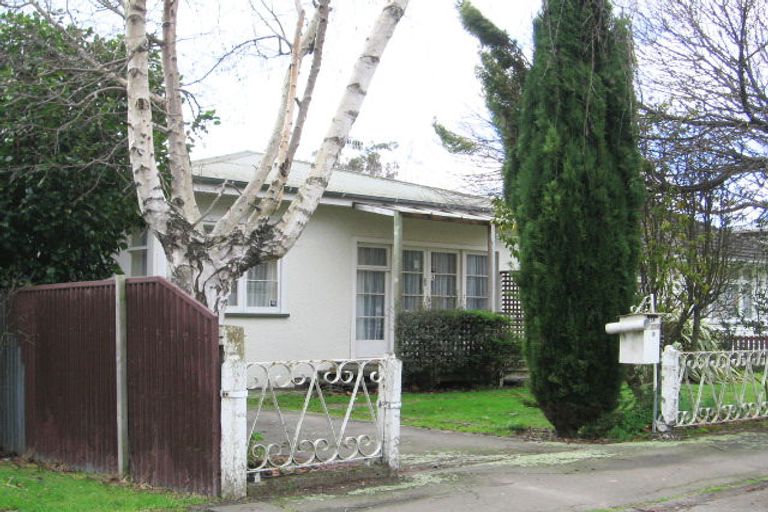 Photo of property in 555 Featherston Street, Roslyn, Palmerston North, 4414
