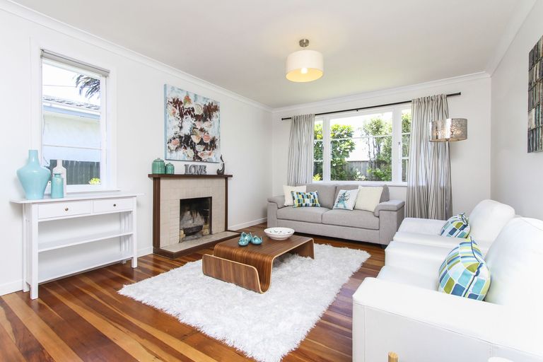 Photo of property in 182 Waimumu Road, Massey, Auckland, 0614