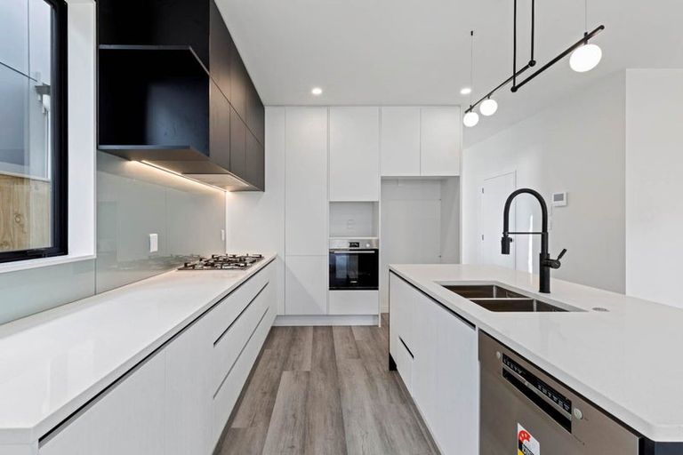 Photo of property in 29 Bronzewater Drive, Silverdale, 0932