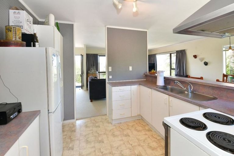 Photo of property in 23b Holiday Road, Stanmore Bay, Whangaparaoa, 0932