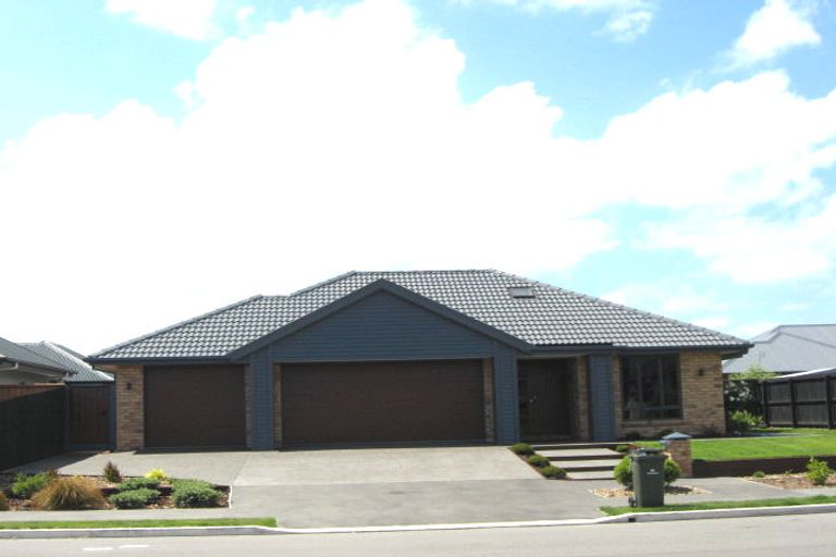 Photo of property in 38 Bottle Lake Drive, Parklands, Christchurch, 8083