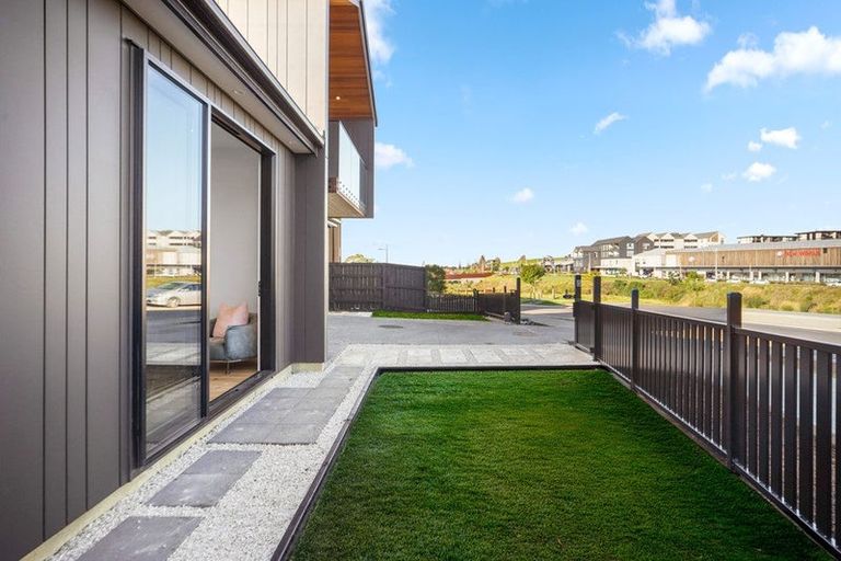 Photo of property in 24 Streamview Way, Long Bay, Auckland, 0630