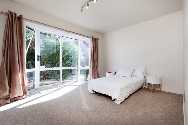 Photo of property in 25 Tiromoana Crescent, Bell Block, New Plymouth, 4312