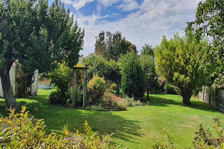 Photo of property in 15 Rugby Street, Waimate, 7924