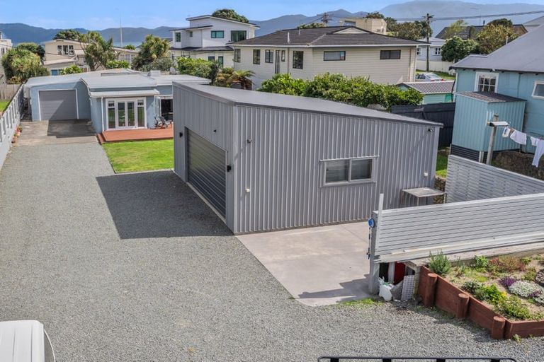 Photo of property in 116 Seaview Road, Paraparaumu Beach, Paraparaumu, 5032