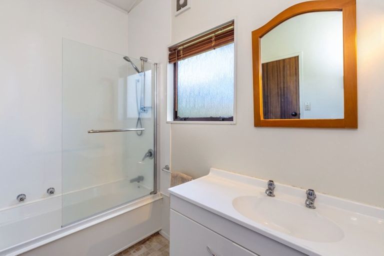 Photo of property in 24 Tobin Place, Richmond Heights, Taupo, 3330