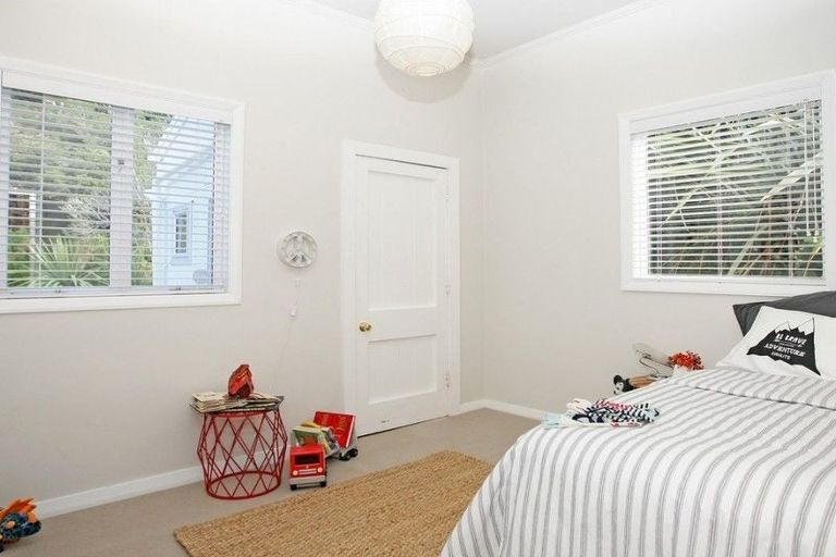 Photo of property in 11 Mortimer Terrace, Aro Valley, Wellington, 6021