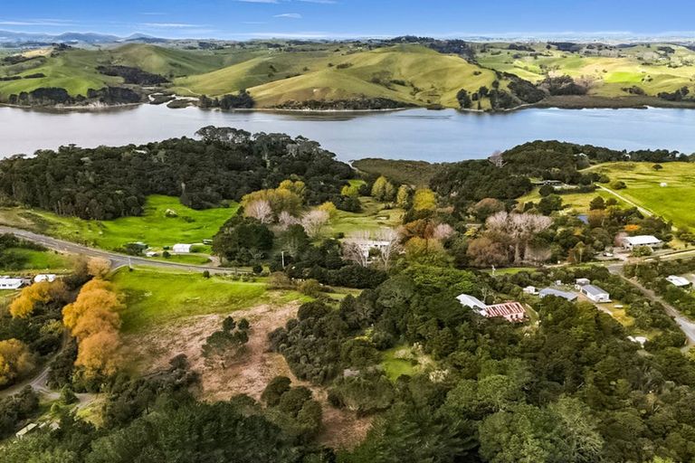 Photo of property in 438 Pahi Road, Pahi, Paparoa, 0571