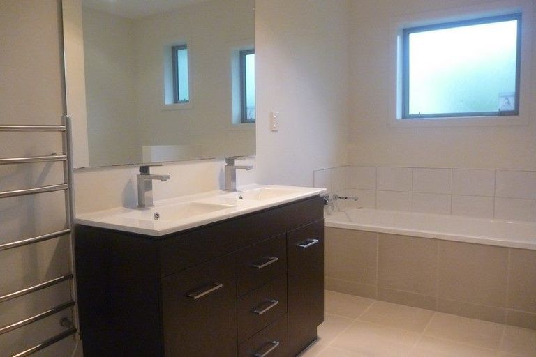 Photo of property in 2 Plynlimon Road, Fendalton, Christchurch, 8052