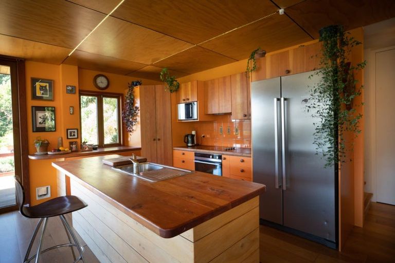 Photo of property in 4 Awaroa Lane, Sumner, Christchurch, 8081