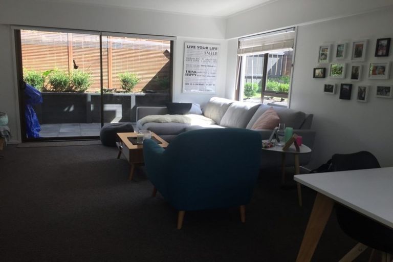 Photo of property in 3/59 Norwood Road, Bayswater, Auckland, 0622