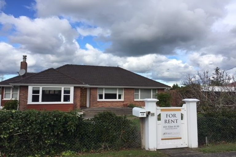 Photo of property in 17 School Road, Riverhead, 0820