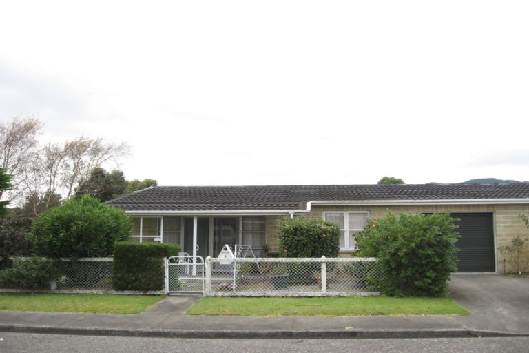 Photo of property in 1 Nola Avenue, Raumati Beach, Paraparaumu, 5032