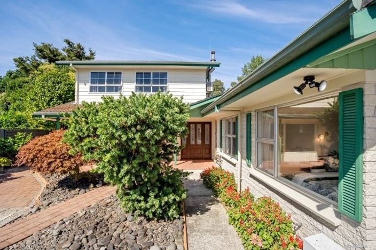 Photo of property in 6 Mclaren Place, Chedworth, Hamilton, 3210