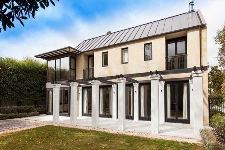 Photo of property in 102 Glandovey Road, Fendalton, Christchurch, 8052