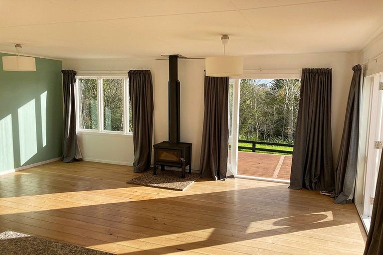 Photo of property in 16 Hull Road, Waitoki, Kaukapakapa, 0871