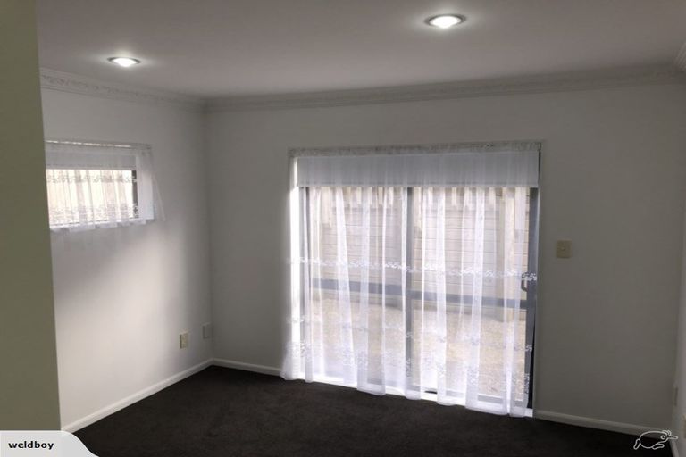 Photo of property in 43 Medallion Drive, Oteha, Auckland, 0632