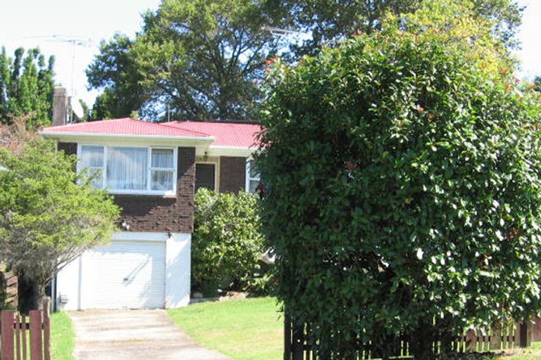 Photo of property in 16 Titchener Street, New Lynn, Auckland, 0600