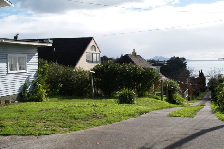 Photo of property in 8 Island View Terrace, Cockle Bay, Auckland, 2014