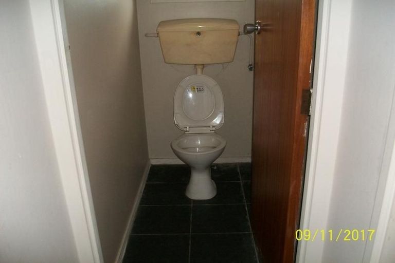 Photo of property in 4/96 Titirangi Road, New Lynn, Auckland, 0600