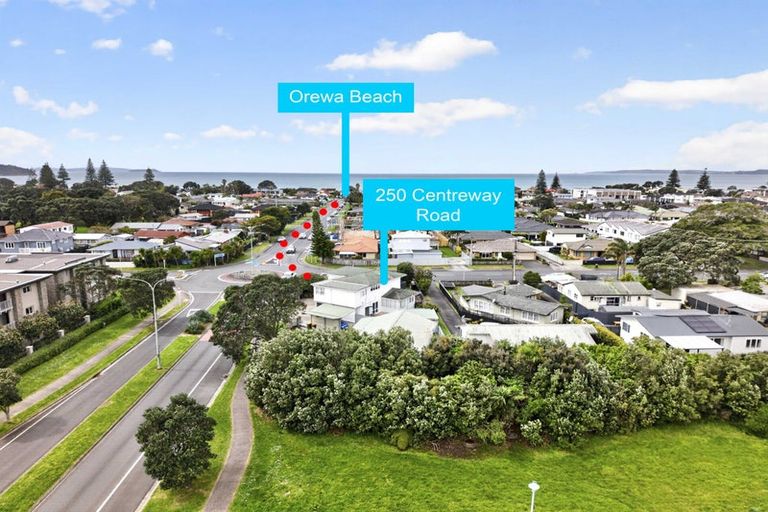 Photo of property in 250 Centreway Road, Orewa, 0931
