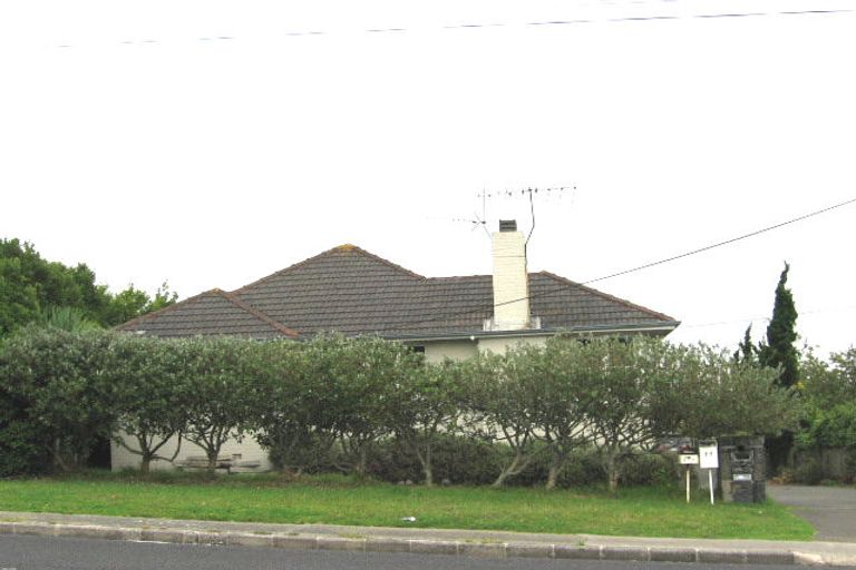 Photo of property in 77a Ocean View Road, Hillcrest, Auckland, 0627
