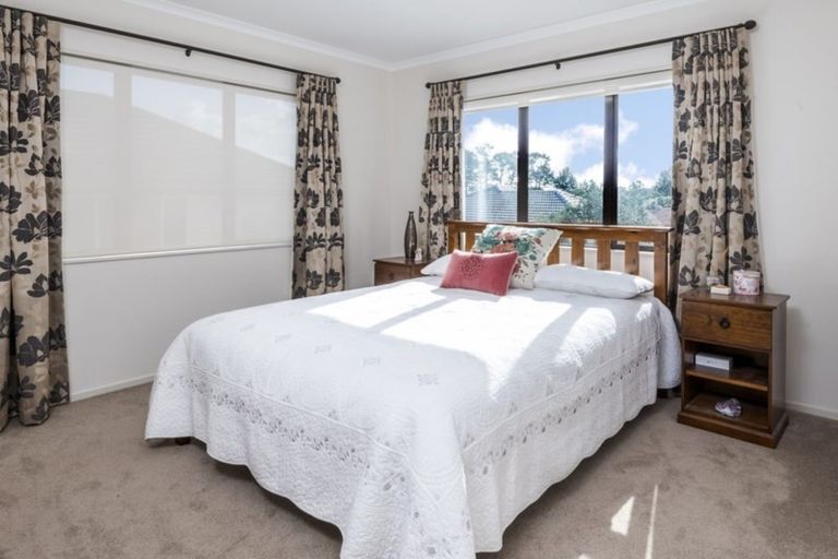 Photo of property in 30 Armstrong Farm Drive, East Tamaki Heights, Auckland, 2016