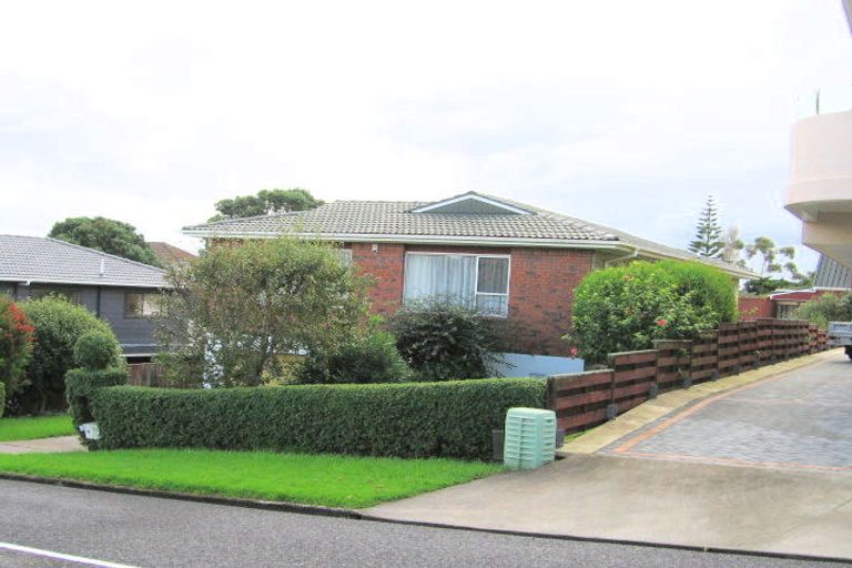 Photo of property in 4 Lynton Road, Bucklands Beach, Auckland, 2012