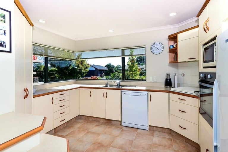 Photo of property in 33 Admiral Crescent, Flagstaff, Hamilton, 3210