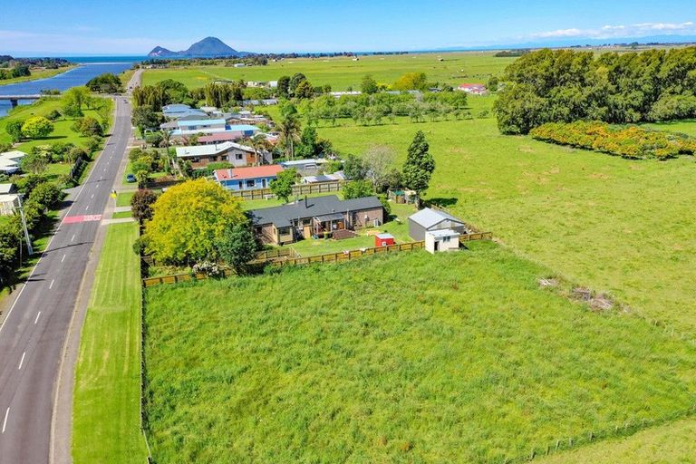 Photo of property in 33-35 East Bank Road, Thornton, Whakatane, 3193
