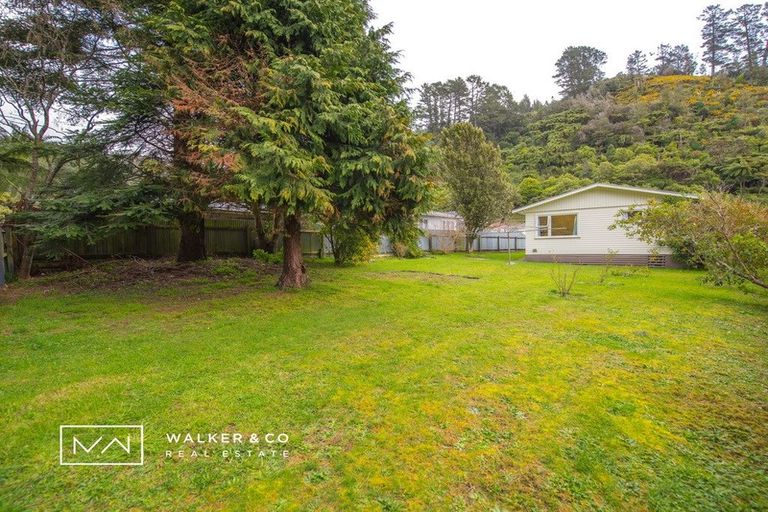Photo of property in 61 Sunny Grove, Wainuiomata, Lower Hutt, 5014