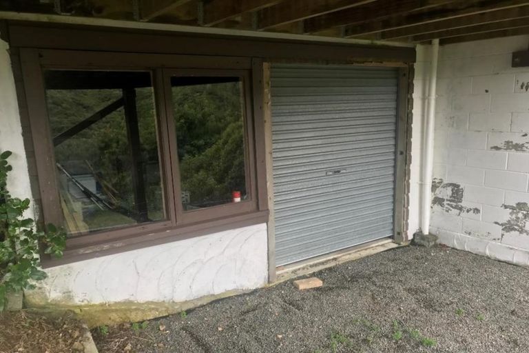 Photo of property in 2/49 Mandalay Terrace, Khandallah, Wellington, 6035