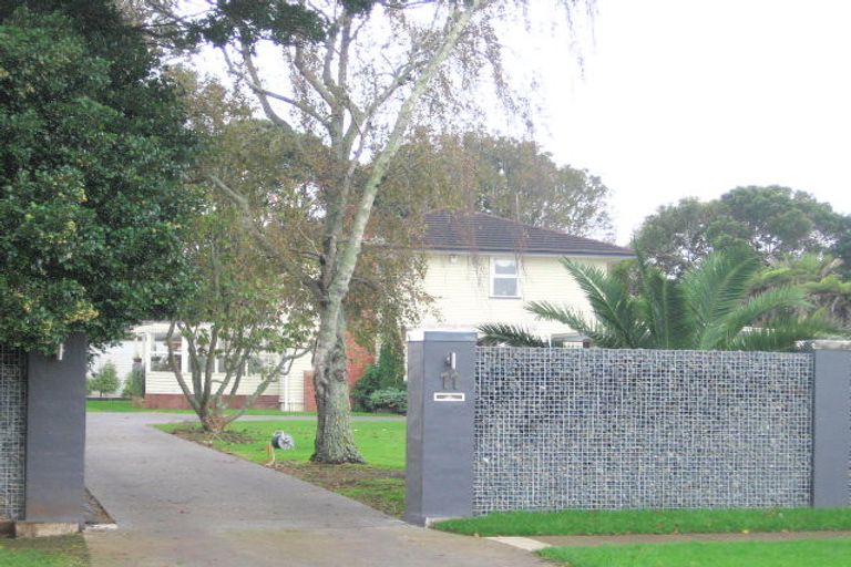 Photo of property in 11 Kingswood Road, Papatoetoe, Auckland, 2025