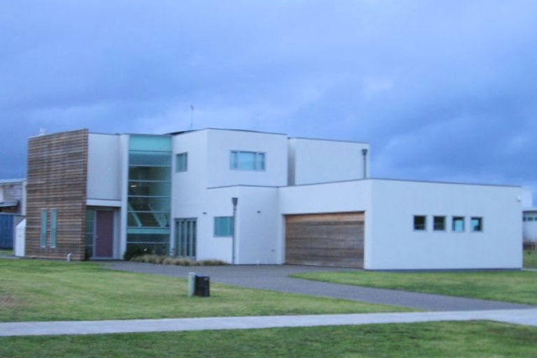 Photo of property in 45 Taumata Road, Omaha, 0986