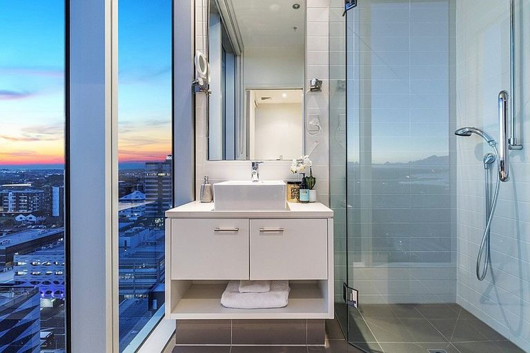 Photo of property in Sentinel Apartments, 1303/3 Northcroft Street, Takapuna, Auckland, 0622