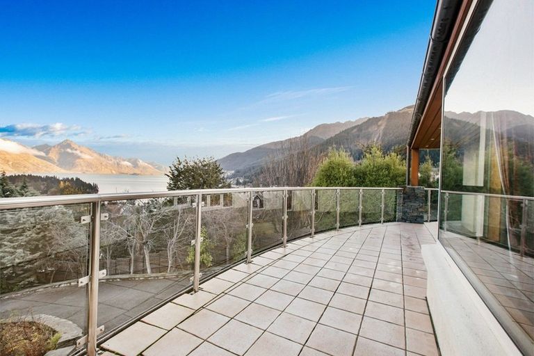 Photo of property in 15 Kent Street, Queenstown, 9300