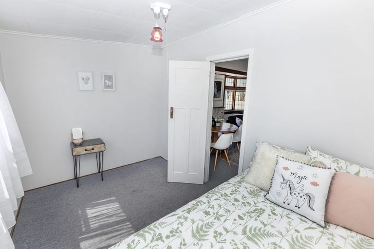 Photo of property in 75 Pendarves Street, New Plymouth, 4310
