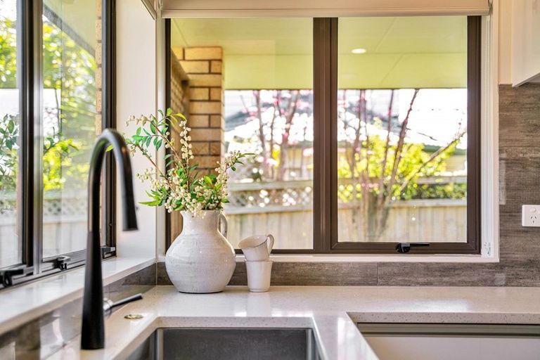 Photo of property in 8 Lamia Place, The Gardens, Auckland, 2105