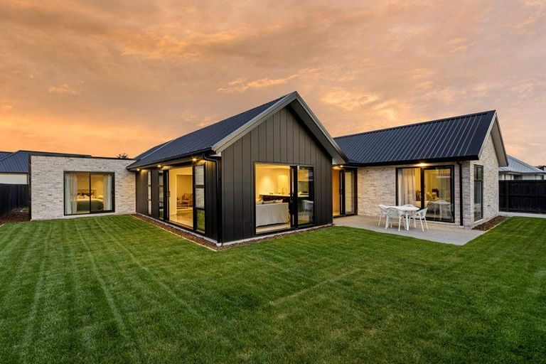 Photo of property in 14 Ferbane Way, Halswell, Christchurch, 8025