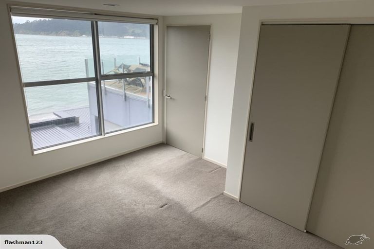 Photo of property in 218 Evans Bay Parade, Hataitai, Wellington, 6021