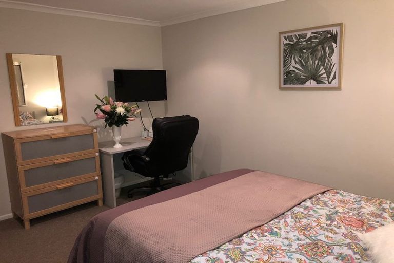 Photo of property in 19a Anne Road, Hillcrest, Auckland, 0627