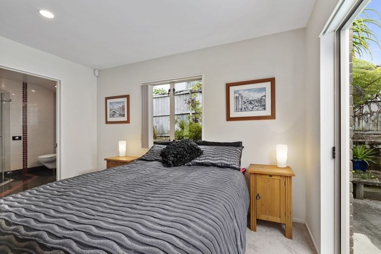 Photo of property in 3 Rifleman Rise, Unsworth Heights, Auckland, 0632