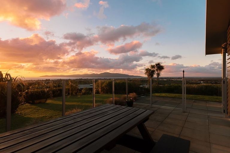 Photo of property in 5 Ocean Vista Lane, Paraparaumu, 5032