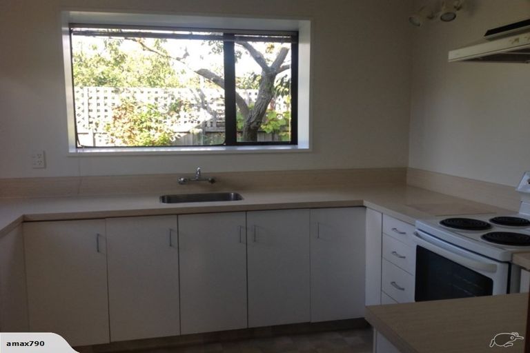 Photo of property in 2/79 Saint James Avenue, Papanui, Christchurch, 8053