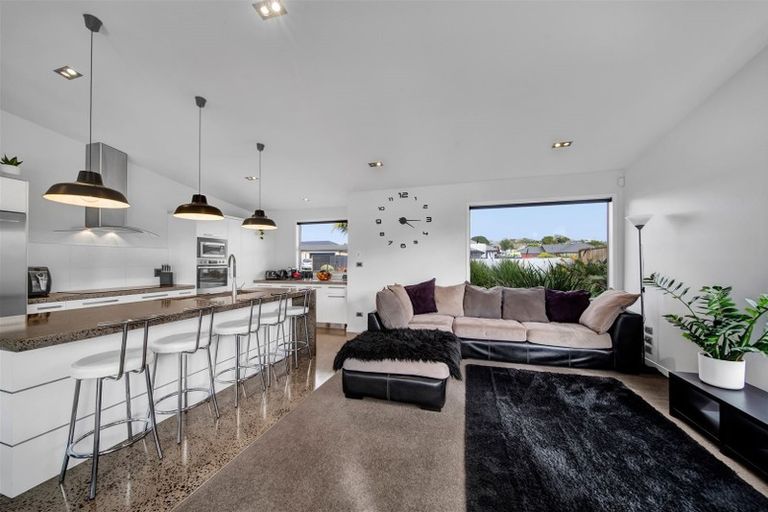 Photo of property in 15 Marlin Terrace, Bell Block, New Plymouth, 4312