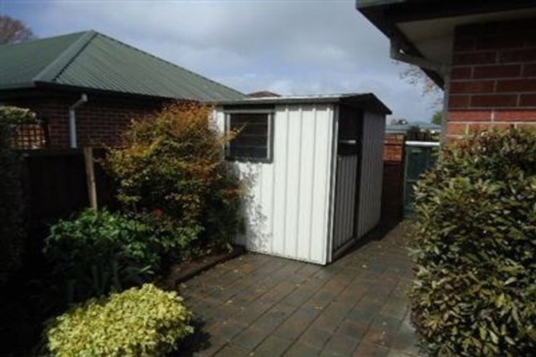 Photo of property in 11b Winters Road, Redwood, Christchurch, 8051