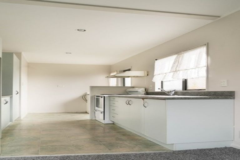 Photo of property in 2/32 Limond Street, Randwick Park, Auckland, 2105