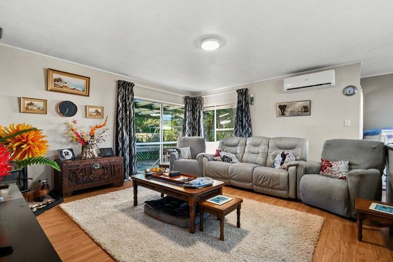 Photo of property in 2/114 Clevedon Road, Papakura, 2110